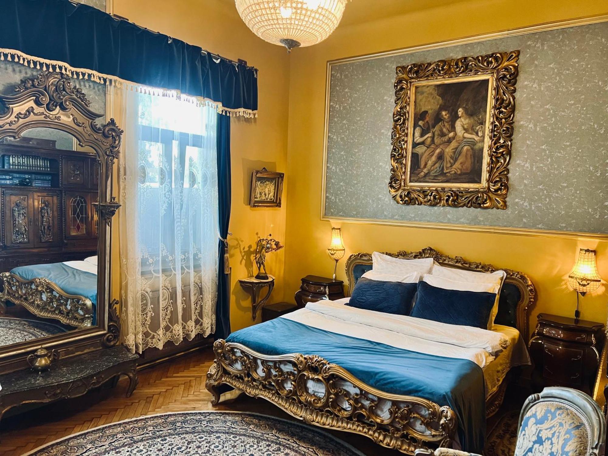 Classic Love Story In Old Cluj I Экстерьер фото